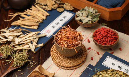 复方桔梗枇杷糖浆价格怎么不一样网-分享复方桔梗枇杷止咳糖浆的说明书，复方桔梗枇杷糖浆适合多大的孩子知识库
